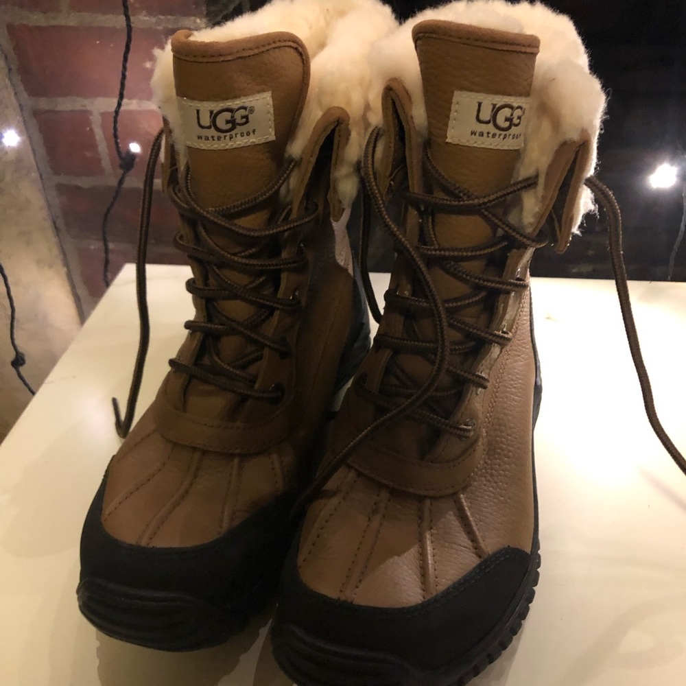 UGG Adirondack Boots Size 8